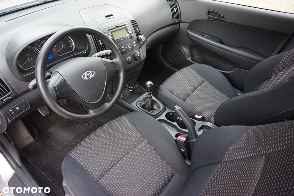 Hyundai i30 1.6 Classic - 11