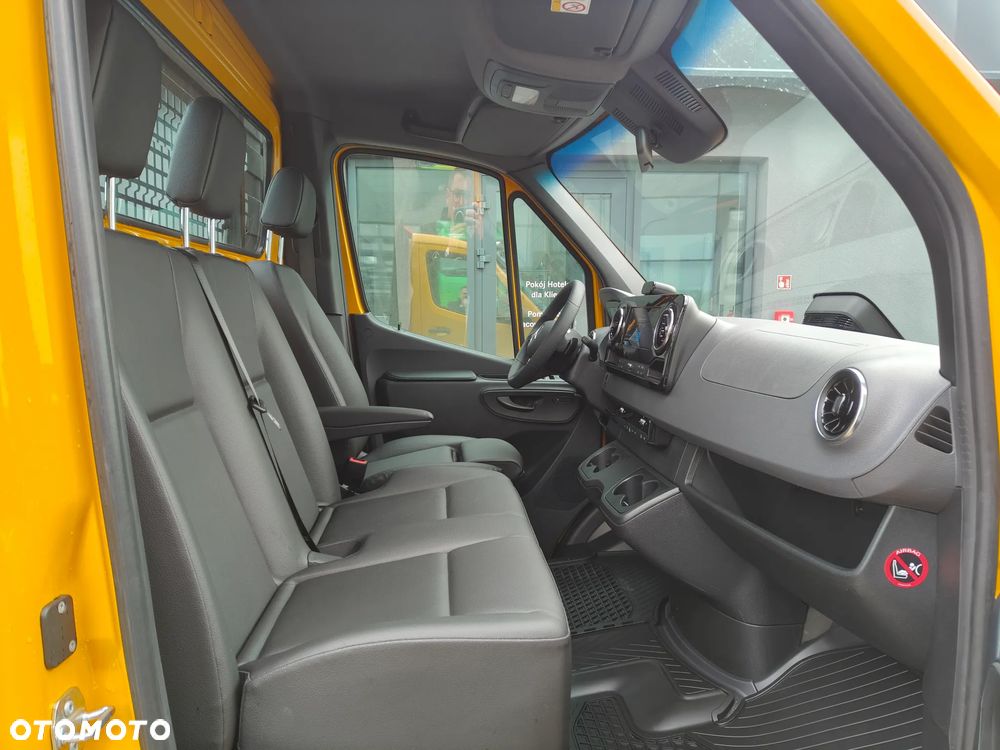 Mercedes-Benz eSprinter - 12