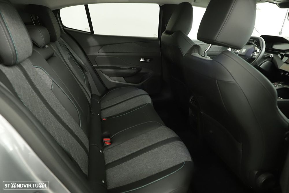 Peugeot 408 1.6 Hybrid Allure e-EAT8 - 22