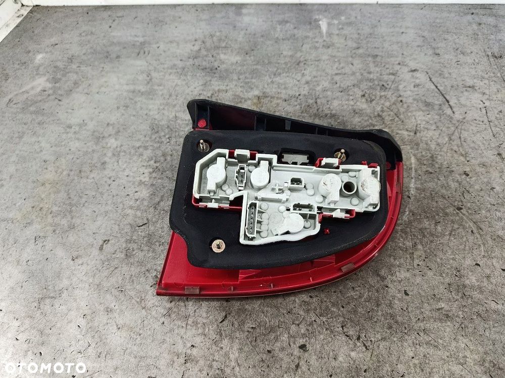 LAMPA TYLNA LEWA VW PASSAT B5 FL 3B5945095AE SEDAN - 4