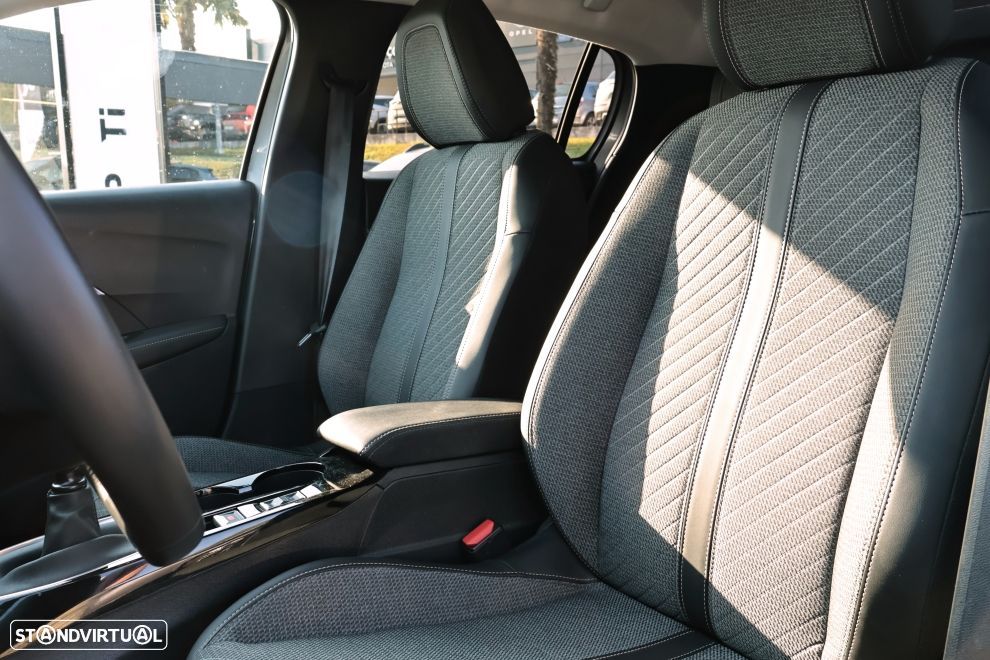 Peugeot 208 1.2 PureTech Allure - 11