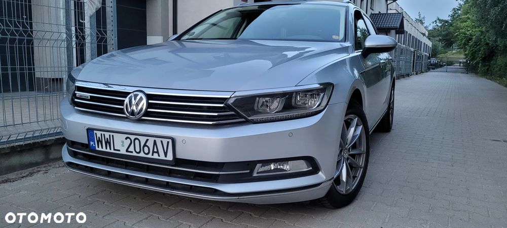 Volkswagen Passat - 1