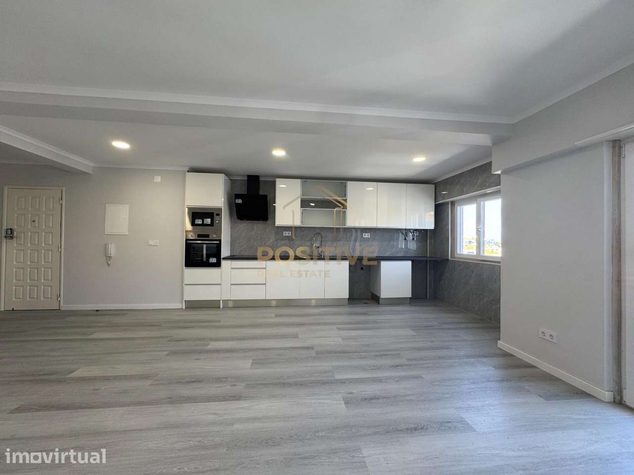 T4 totalmente remodelado na Cruz de Pau | 4 quartos, 2 WC e duas frent - Grande imagem: 4/32