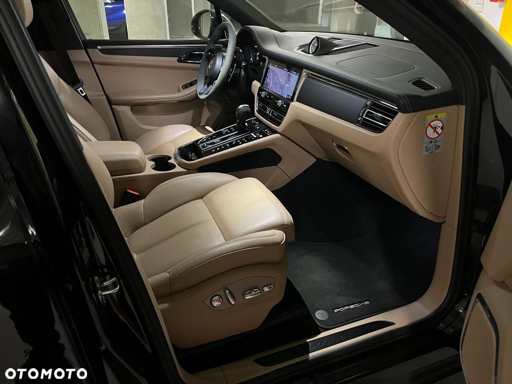 Porsche Macan T - 13