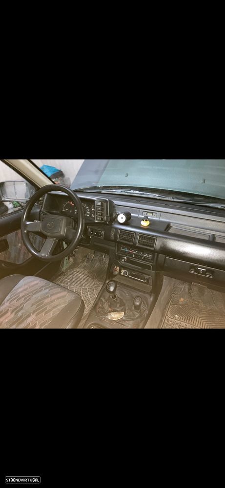 Opel Frontera 2.8 TD Sport - 4