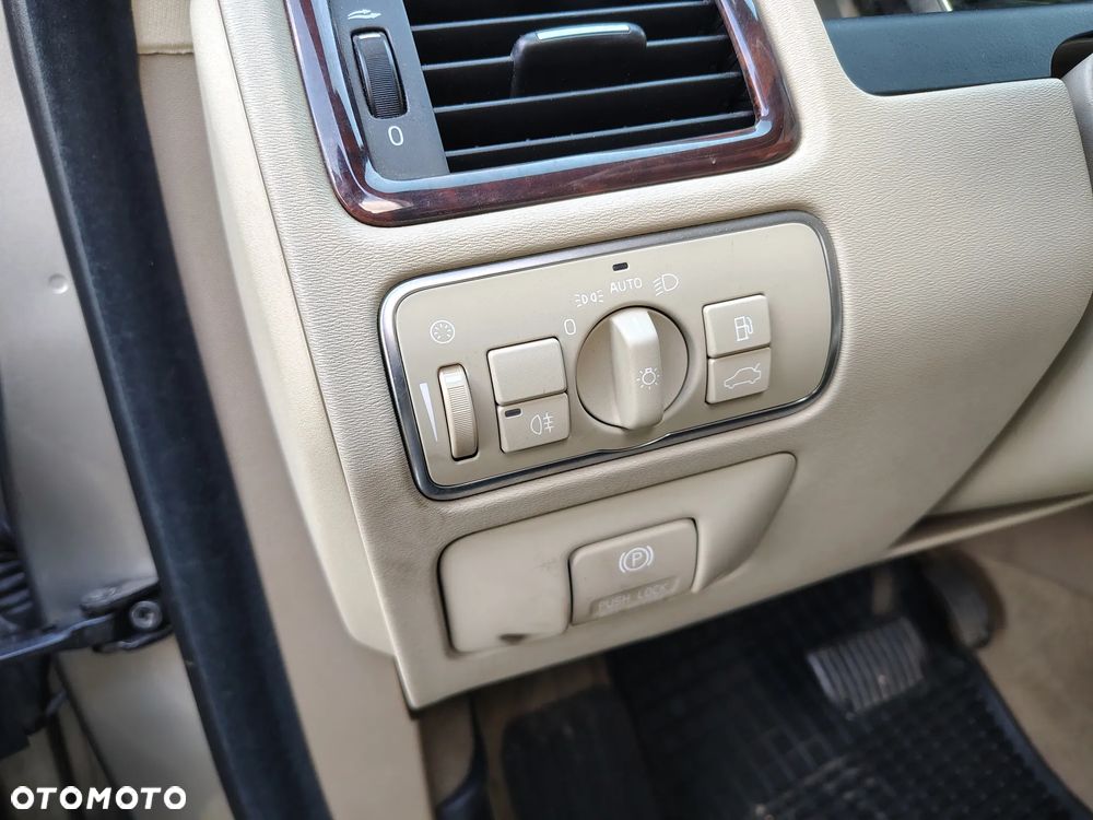 Volvo XC 70 3.2 AWD Momentum - 13