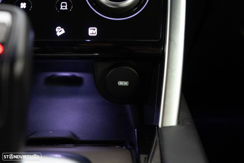 Land Rover Discovery Sport 1.5 I3 P300e AWD R-Dynamic HSE - 31