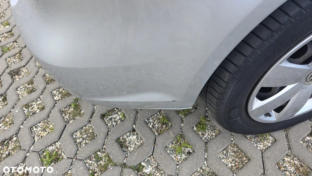 Volkswagen Touran 1.6 TDI DPF BlueMot Comfortline - 16