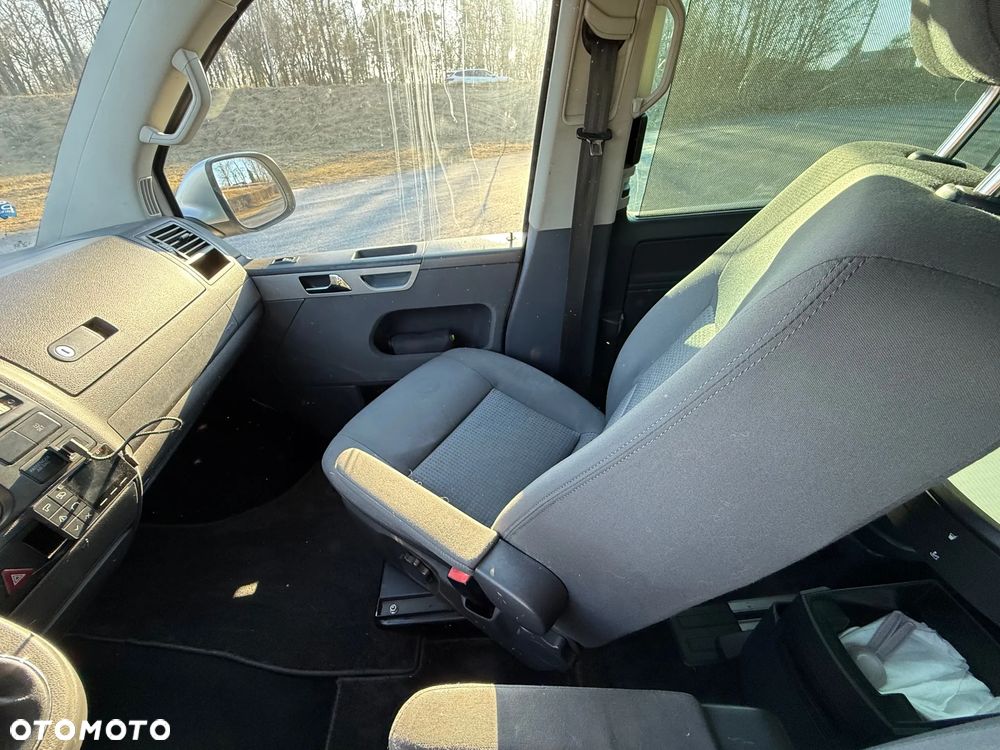 Volkswagen Multivan - 22