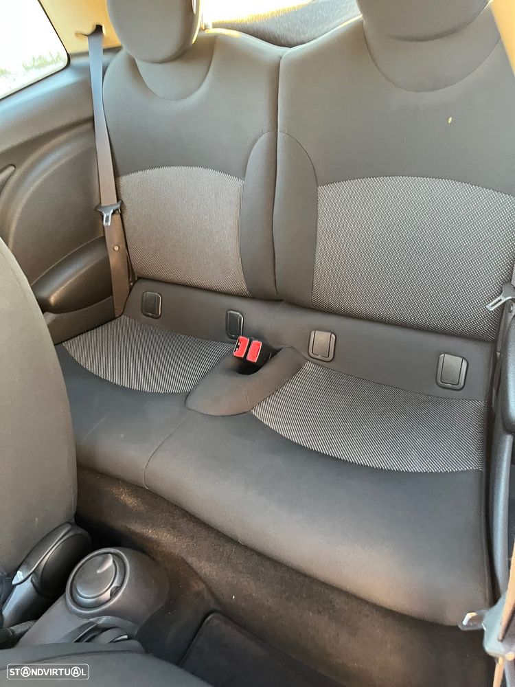 MINI 3 Portas One D - 10