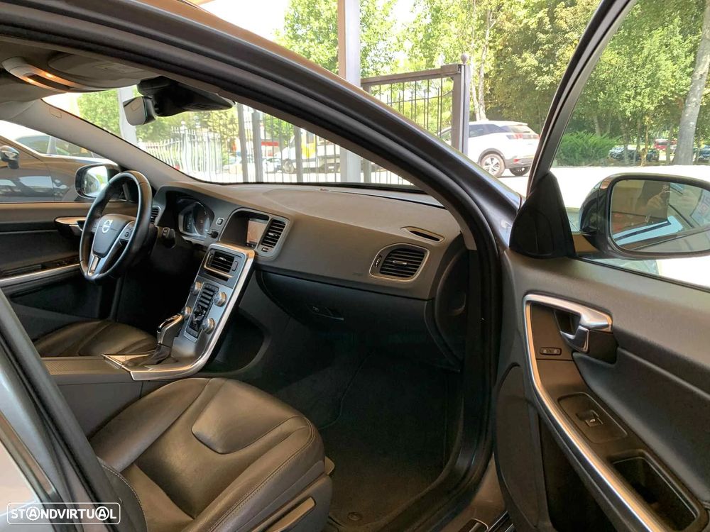 Volvo V60 Cross Country 2.0 D3 Geartronic - 27