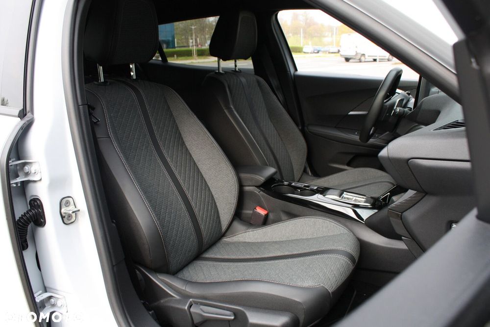 Peugeot 2008 1.2 PureTech Allure S&S EAT8 - 21