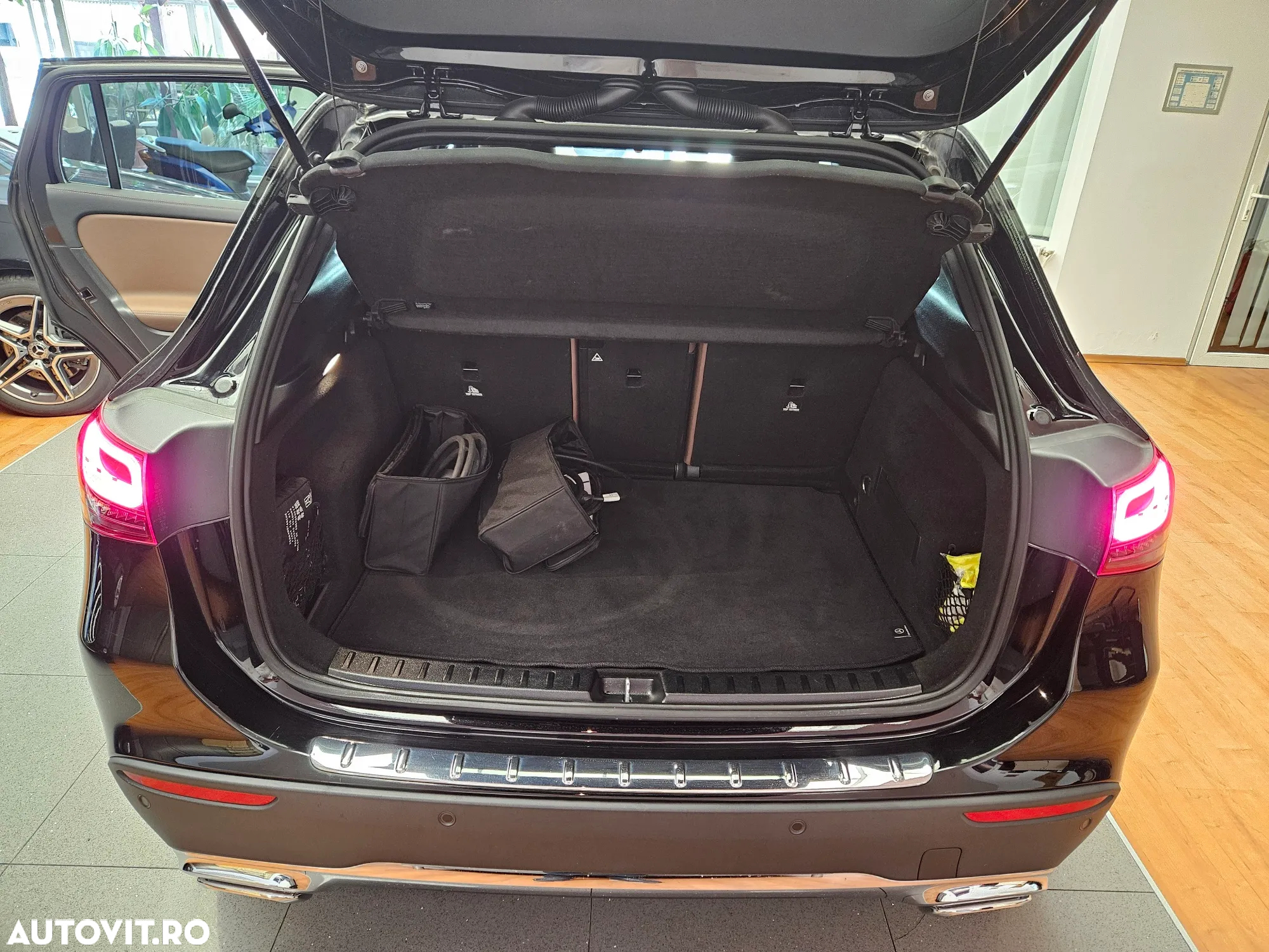 Mercedes-Benz GLA 250 e 8G-DCT Special Edition - 11