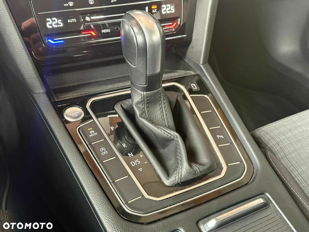 Volkswagen Passat - 28