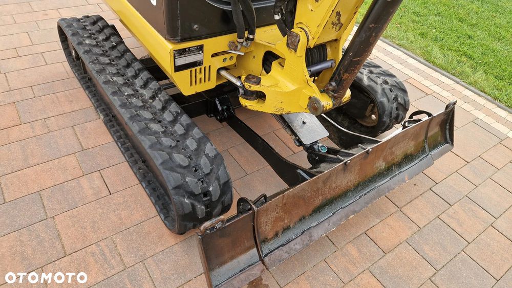 Caterpillar 301.8 C - 16