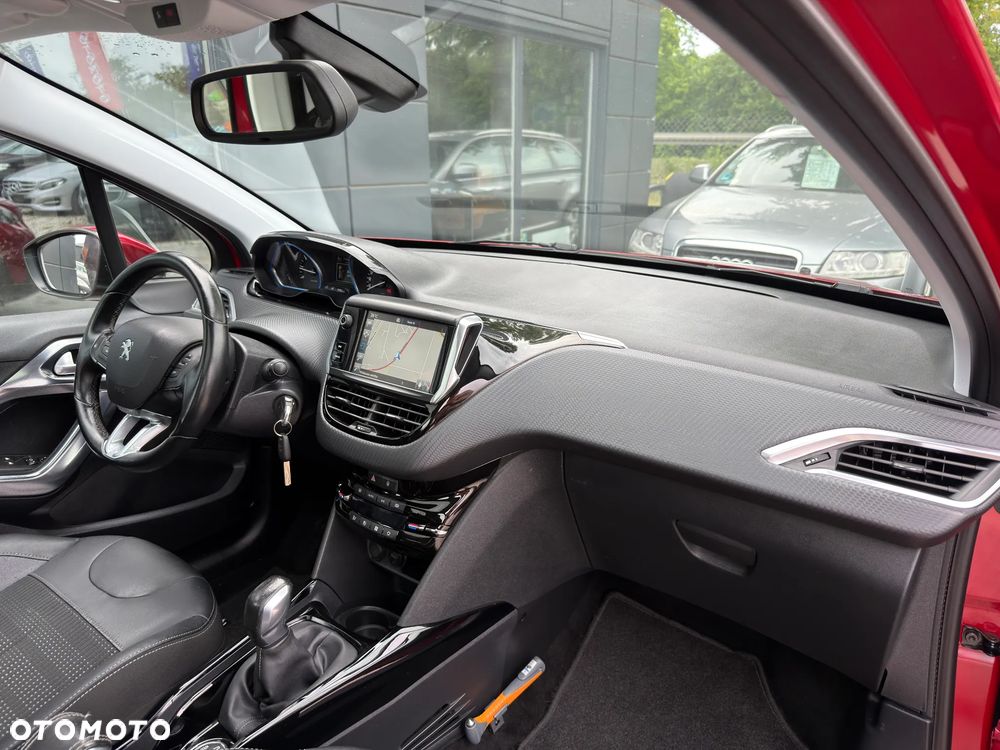 Peugeot 2008 1.2 Pure Tech GPF Allure S&S - 9
