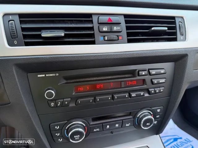BMW 320 d Auto - 24