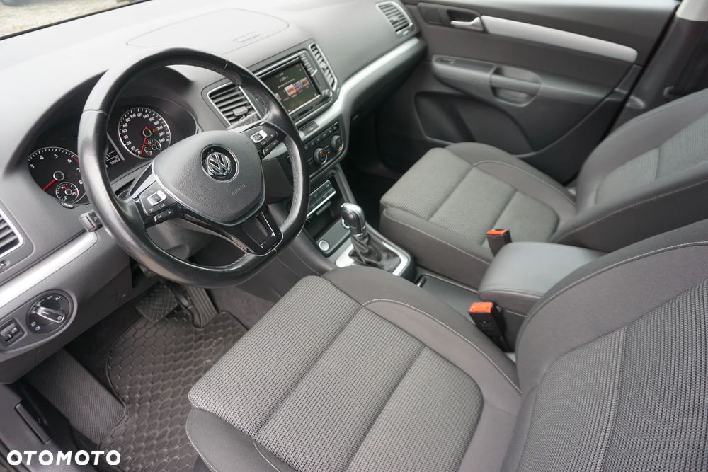 Volkswagen Sharan 1.4 TSI BMT Comfortline DSG - 24