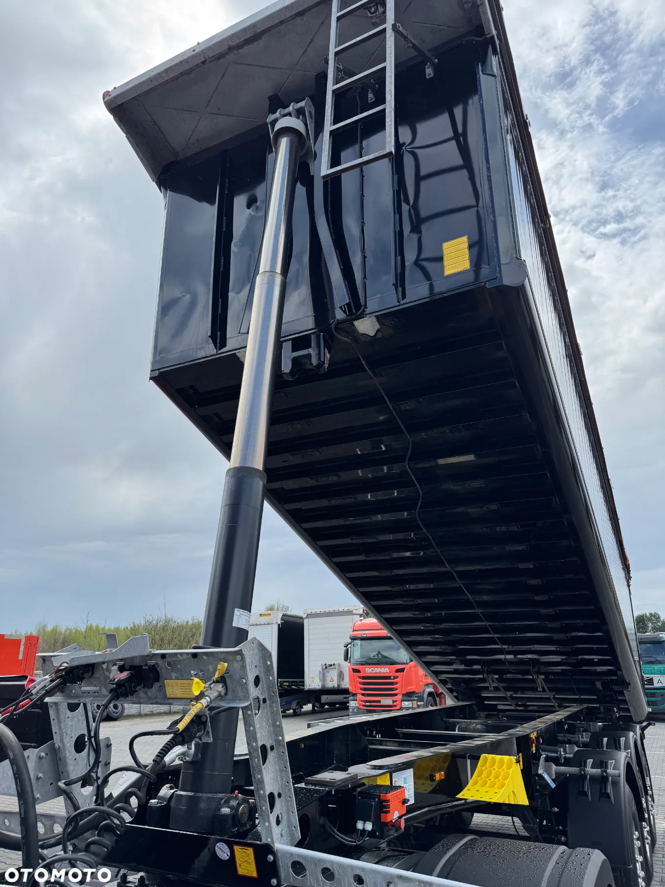 Schmitz Cargobull Naczepa wywrotka 30 m3 JAK NOWA !!! + Mercedes Actros 18.53 - 14