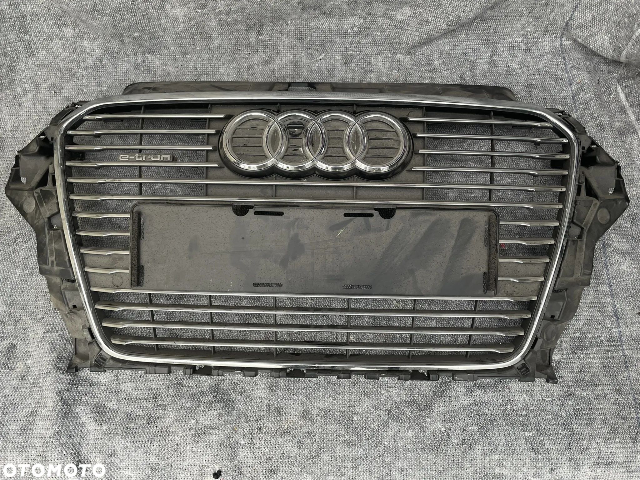 Audi A3 8V e-tron atrapa, grill - 1