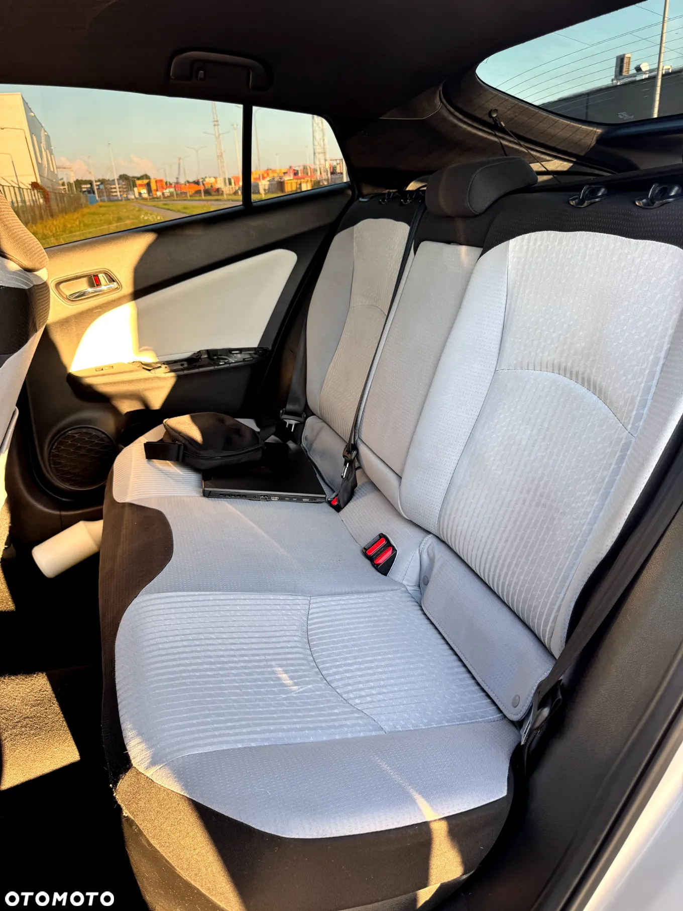 Toyota Prius Plug-in 1.8 Hybrid Executive - 4