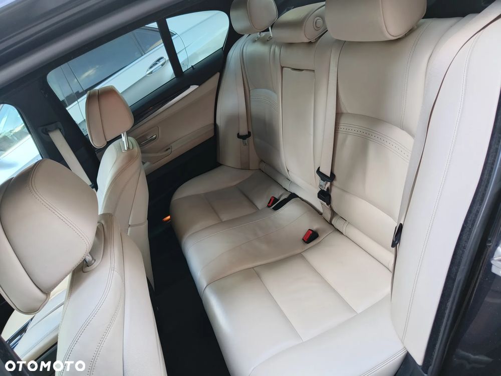 BMW Seria 5 530d xDrive - 10