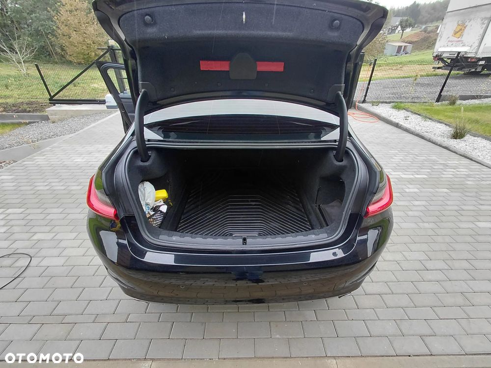 BMW Seria 3 318d Advantage - 21