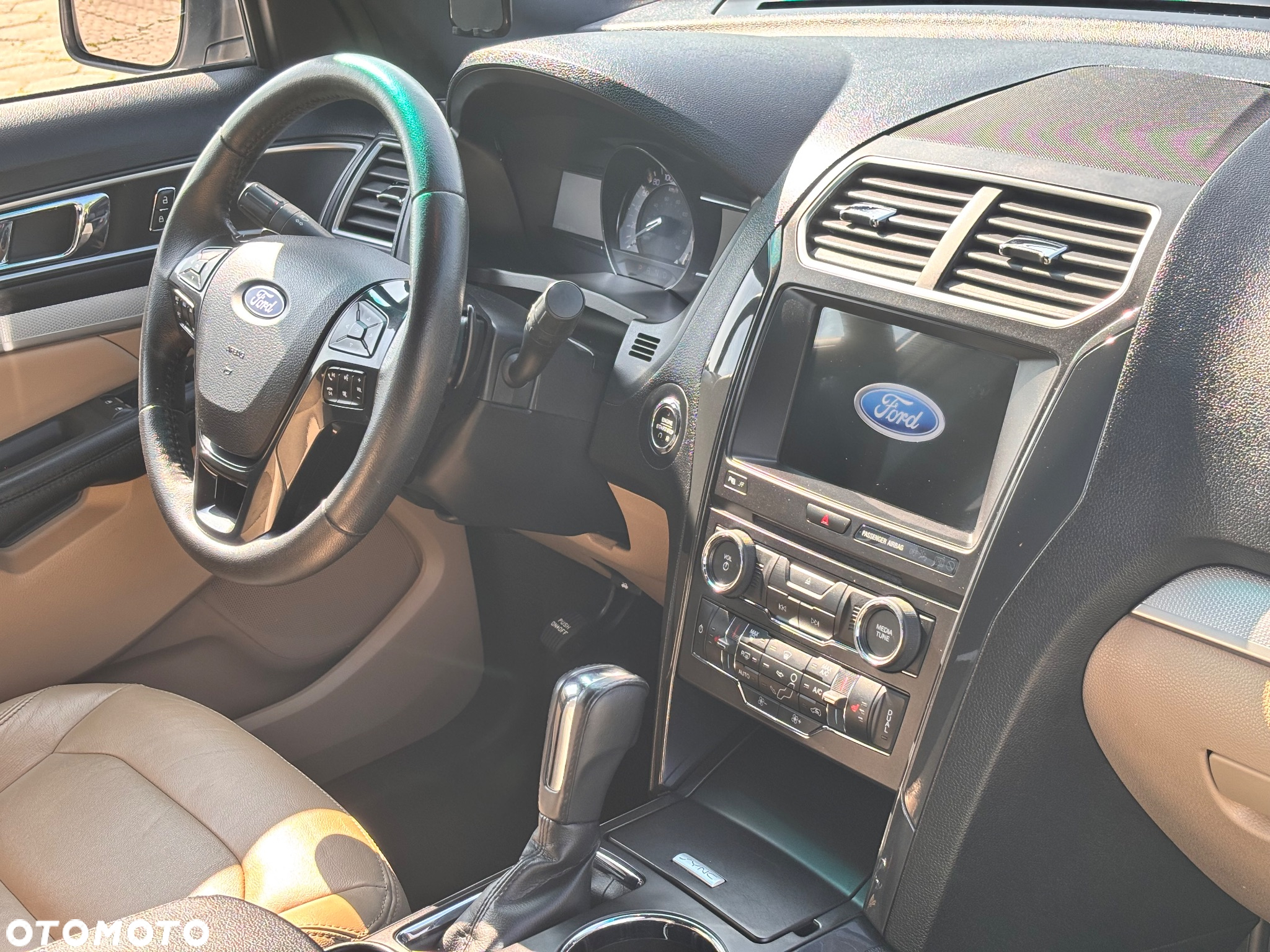 Ford Explorer - 9