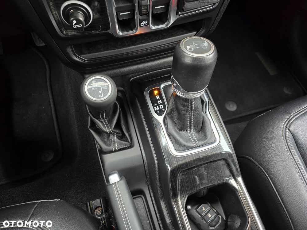 Jeep Wrangler Unlimited GME 2.0 Turbo Sahara - 32