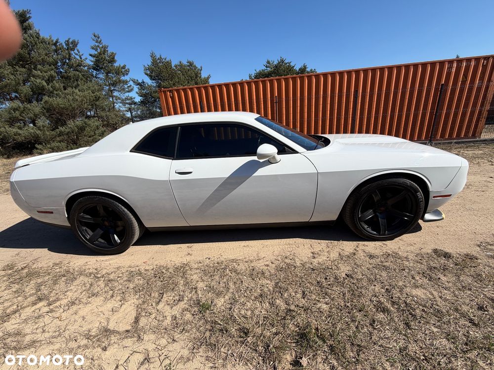 Dodge Challenger - 5