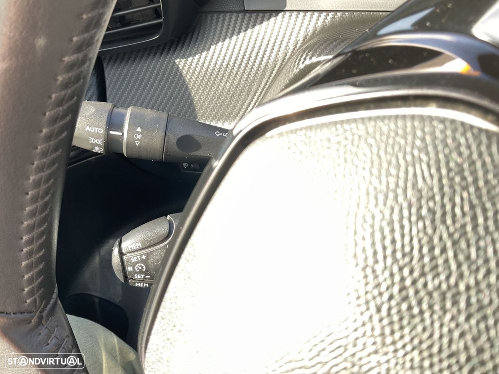 Peugeot e-2008 50 kWh Active - 20