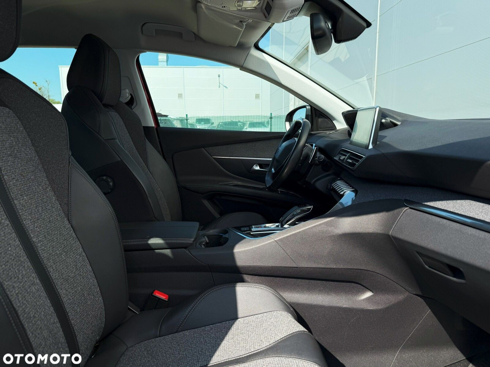 Peugeot 3008 1.2 PureTech GPF Allure S&S EAT8 - 29