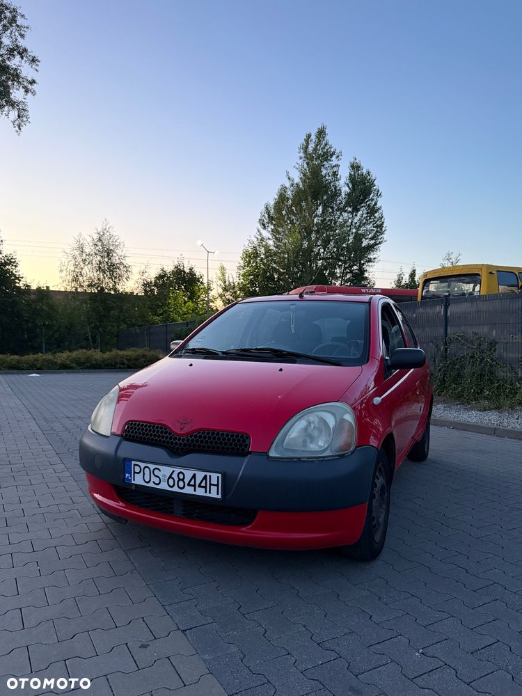 Toyota Yaris 1.0 Base - 25
