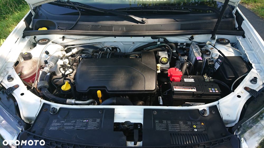 Dacia Sandero 1.2 16V 75 Laureate - 15