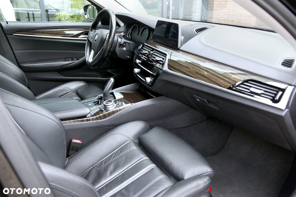 BMW Seria 5 520d xDrive Luxury Line - 10