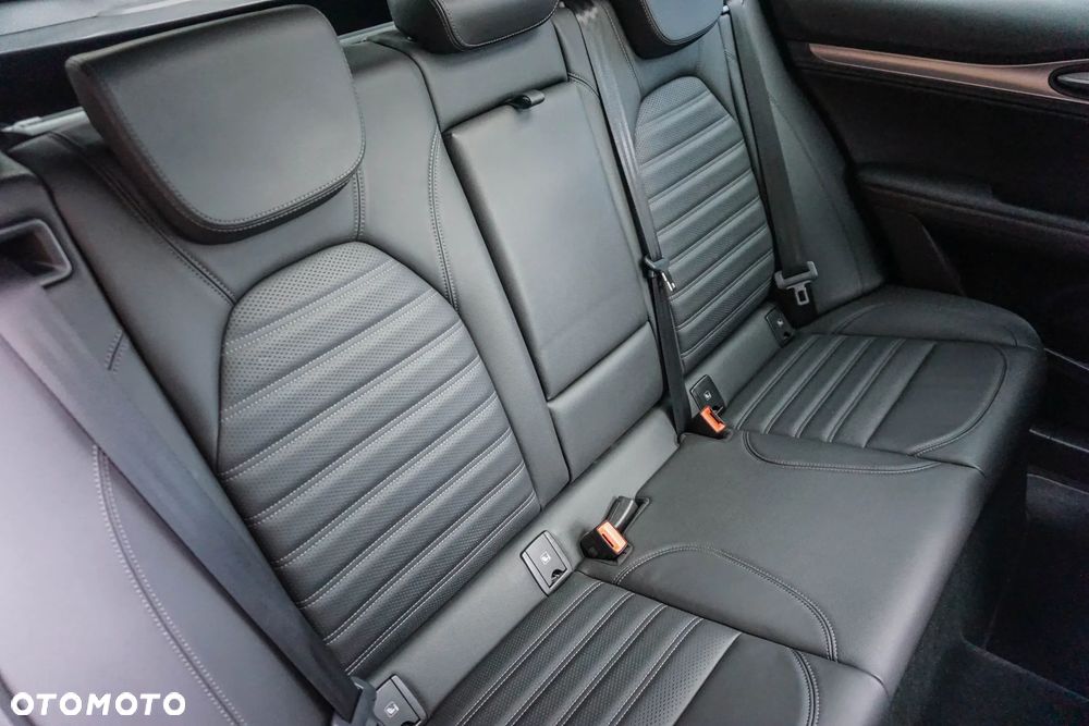 Alfa Romeo Stelvio 2.0 Turbo Veloce Q4 - 34