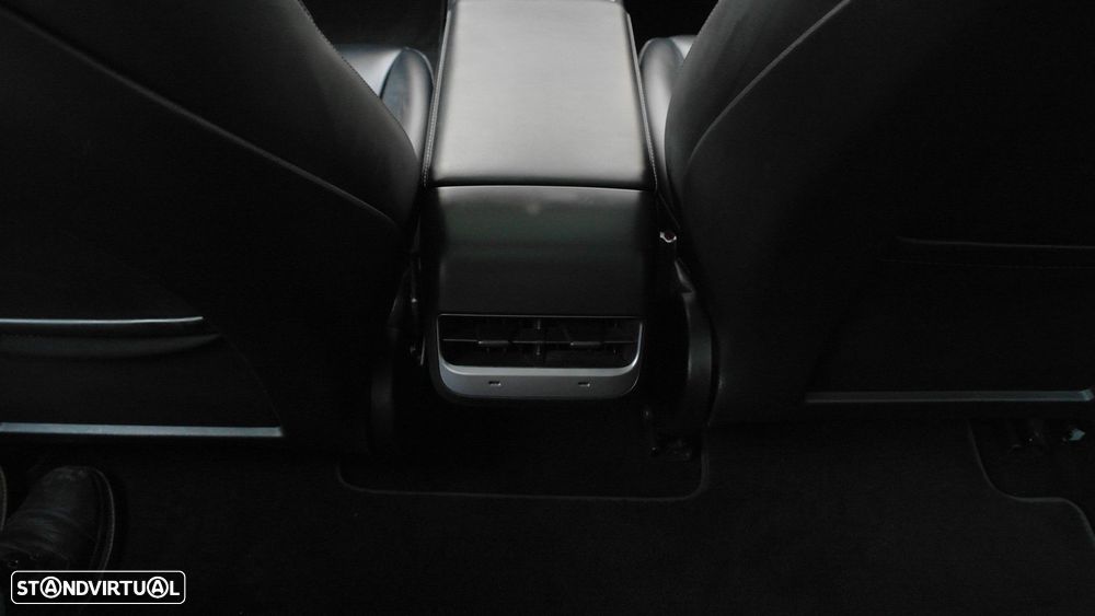 Tesla Model 3 Long Range Tração Traseira - 29