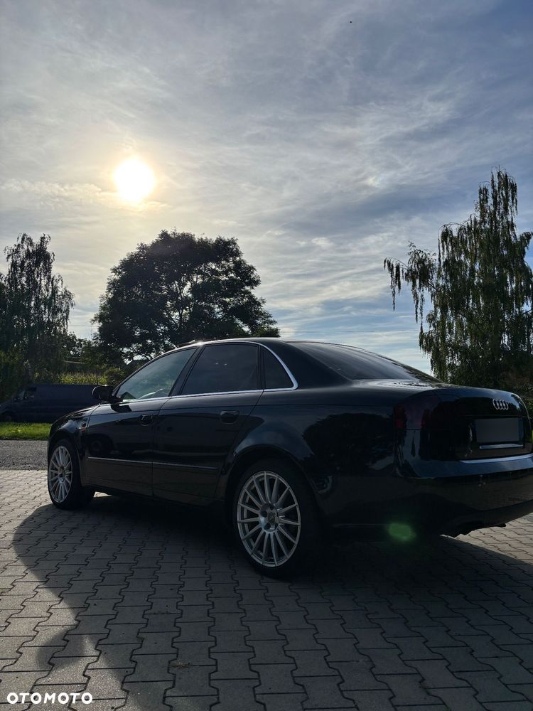Audi A4 Limousine - 10