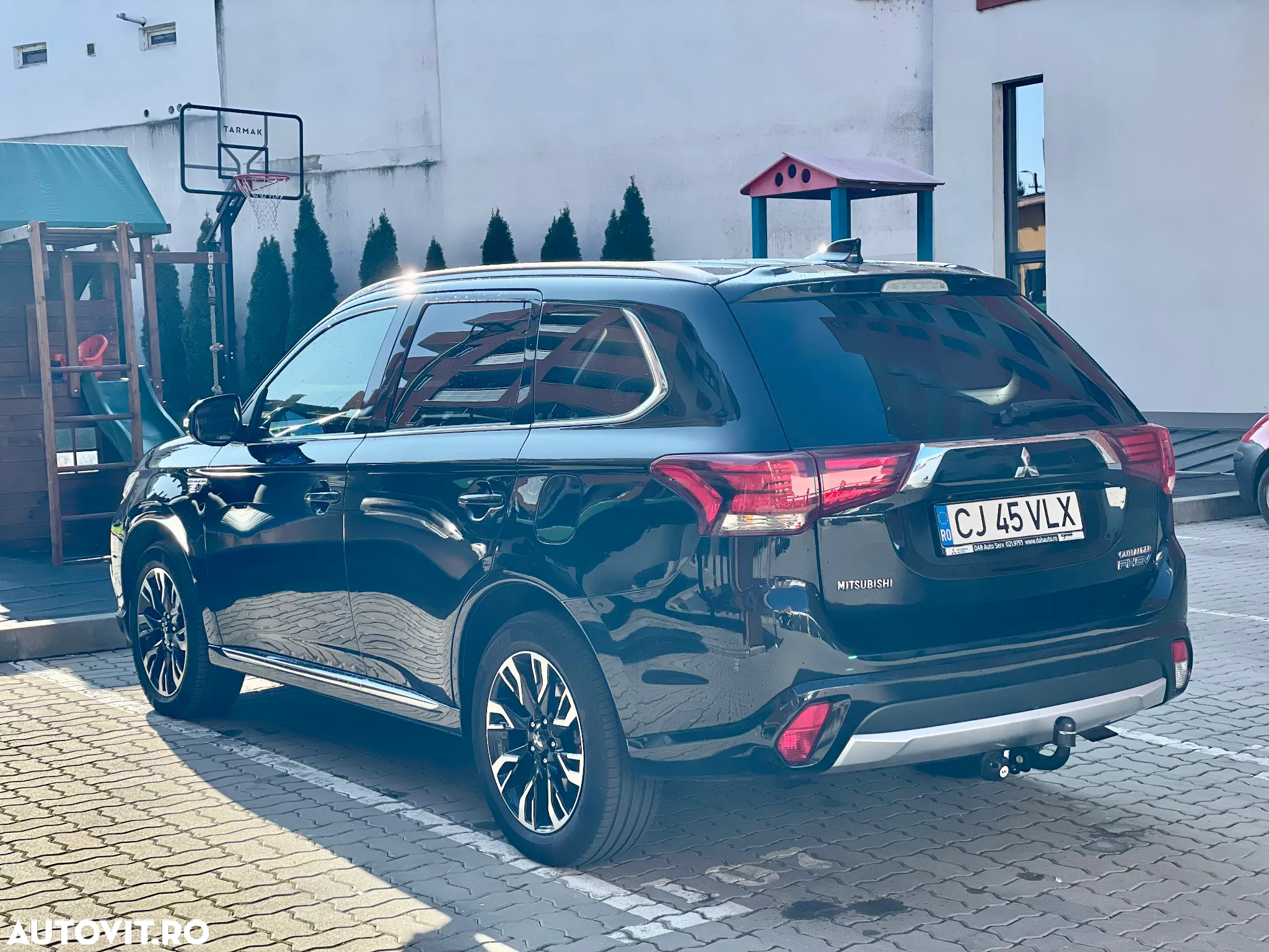 Mitsubishi Outlander - 3