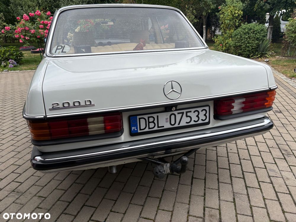 Mercedes-Benz W123 - 18