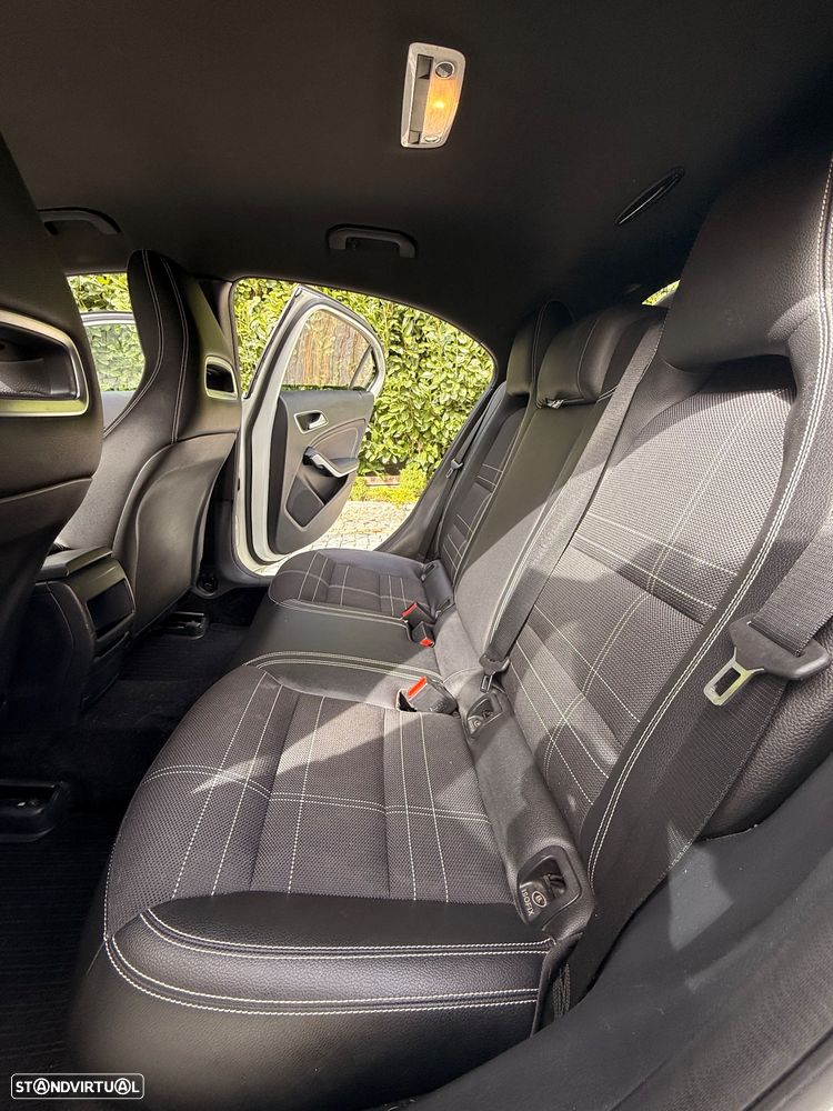 Mercedes-Benz A 180 d Fleet Pack Urban - 13