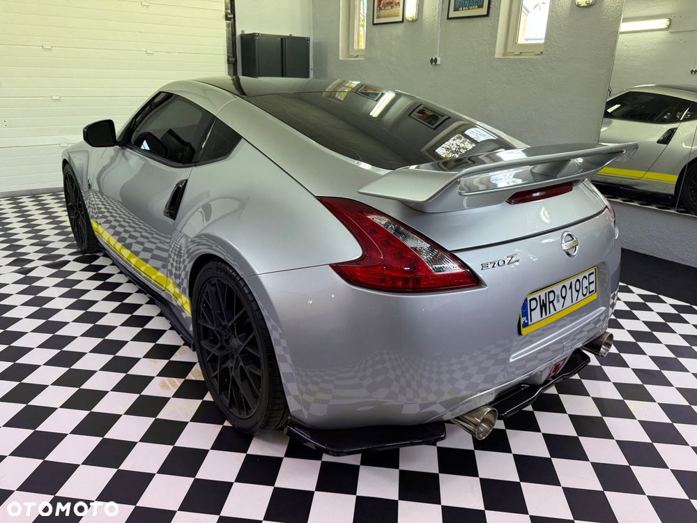 Nissan 370 Z - 12