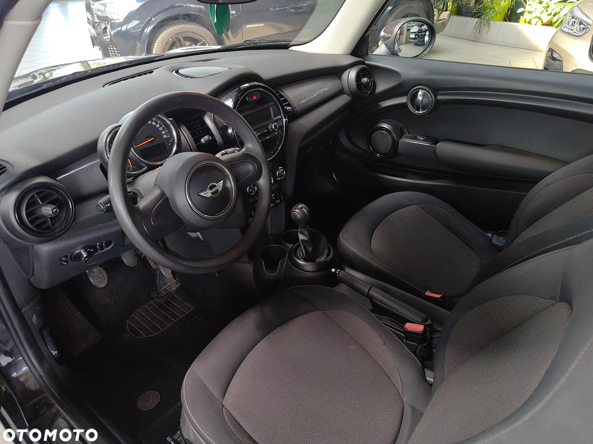 MINI Cooper Standard - 8