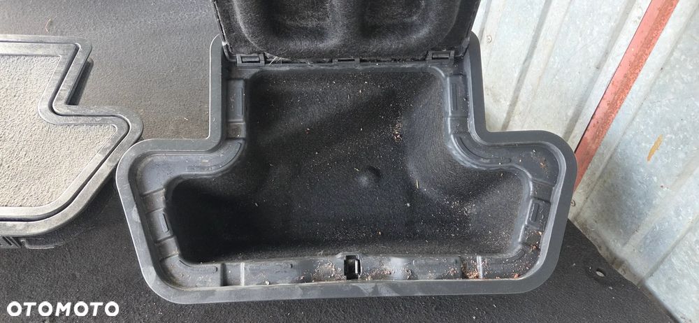 Schowek w podłogę podłogi lewy prawy Peugeot 3008 5008 - 3