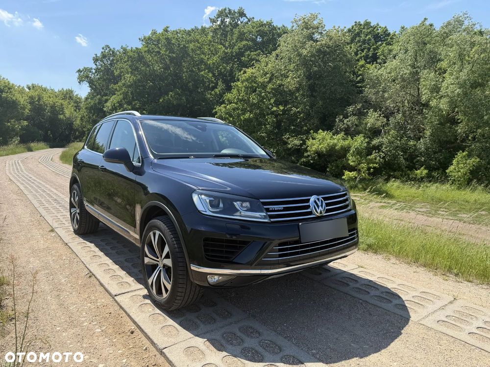 Volkswagen Touareg - 1