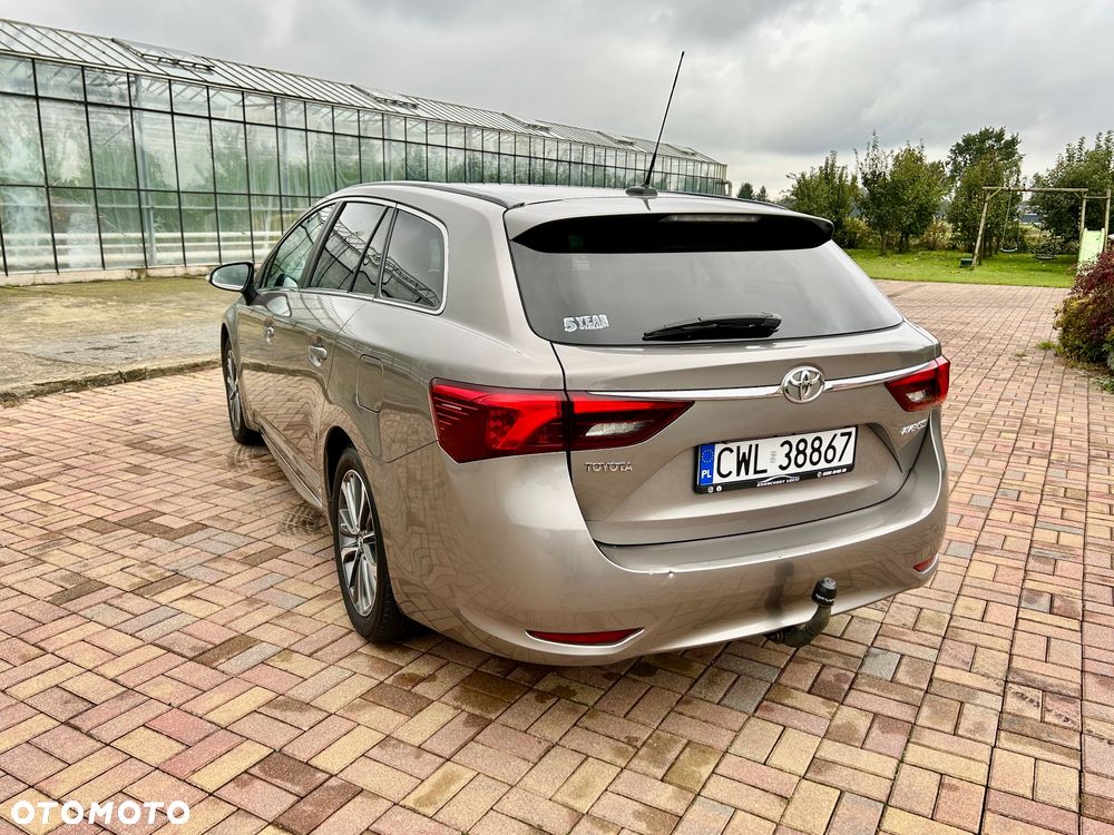 Toyota Avensis Touring Sports 1.6 D-4D - 19