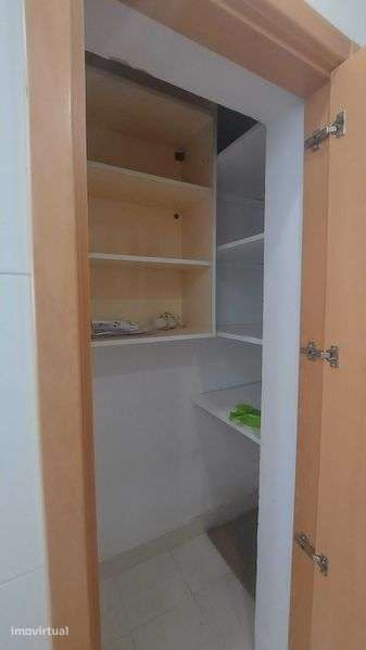 Apartamento T1 na Cova da Piedade com Excelente Localização. - Grande imagem: 4/12