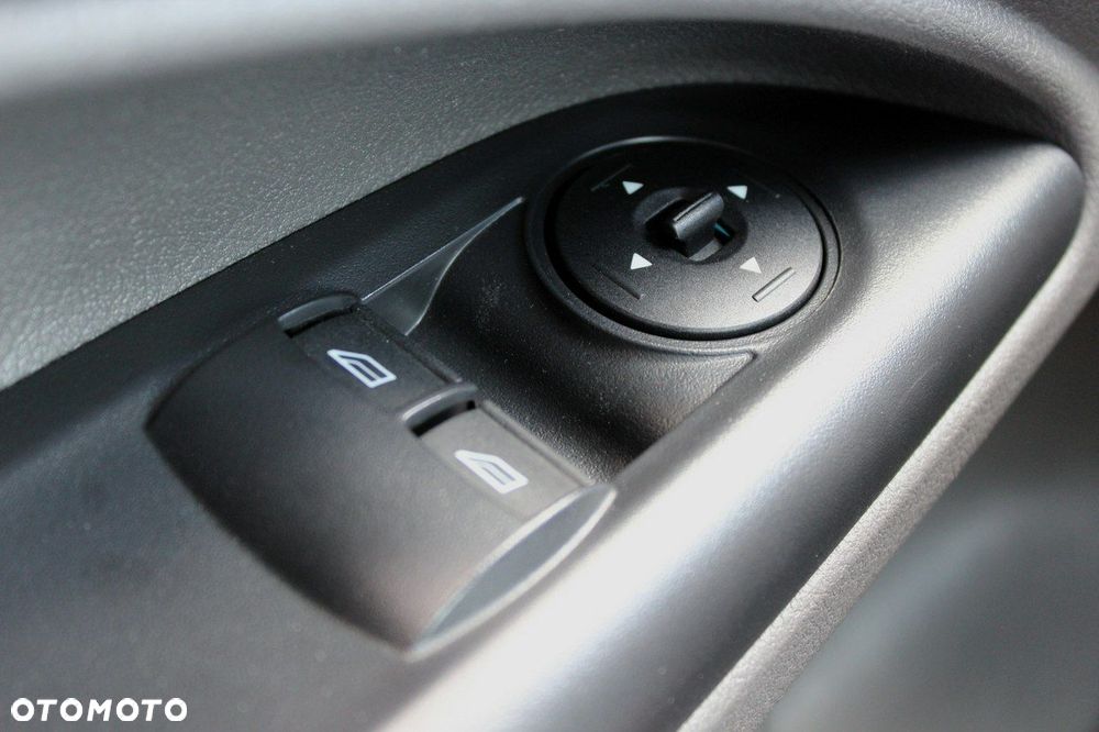 Ford Transit Connect - 19