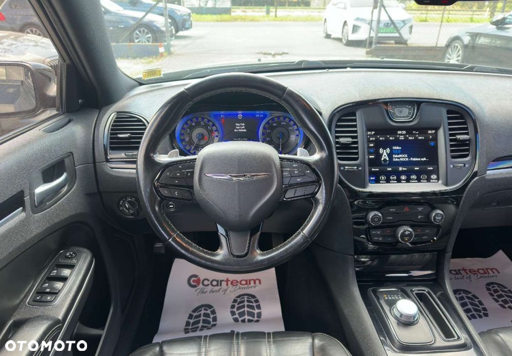 Chrysler 300s - 16