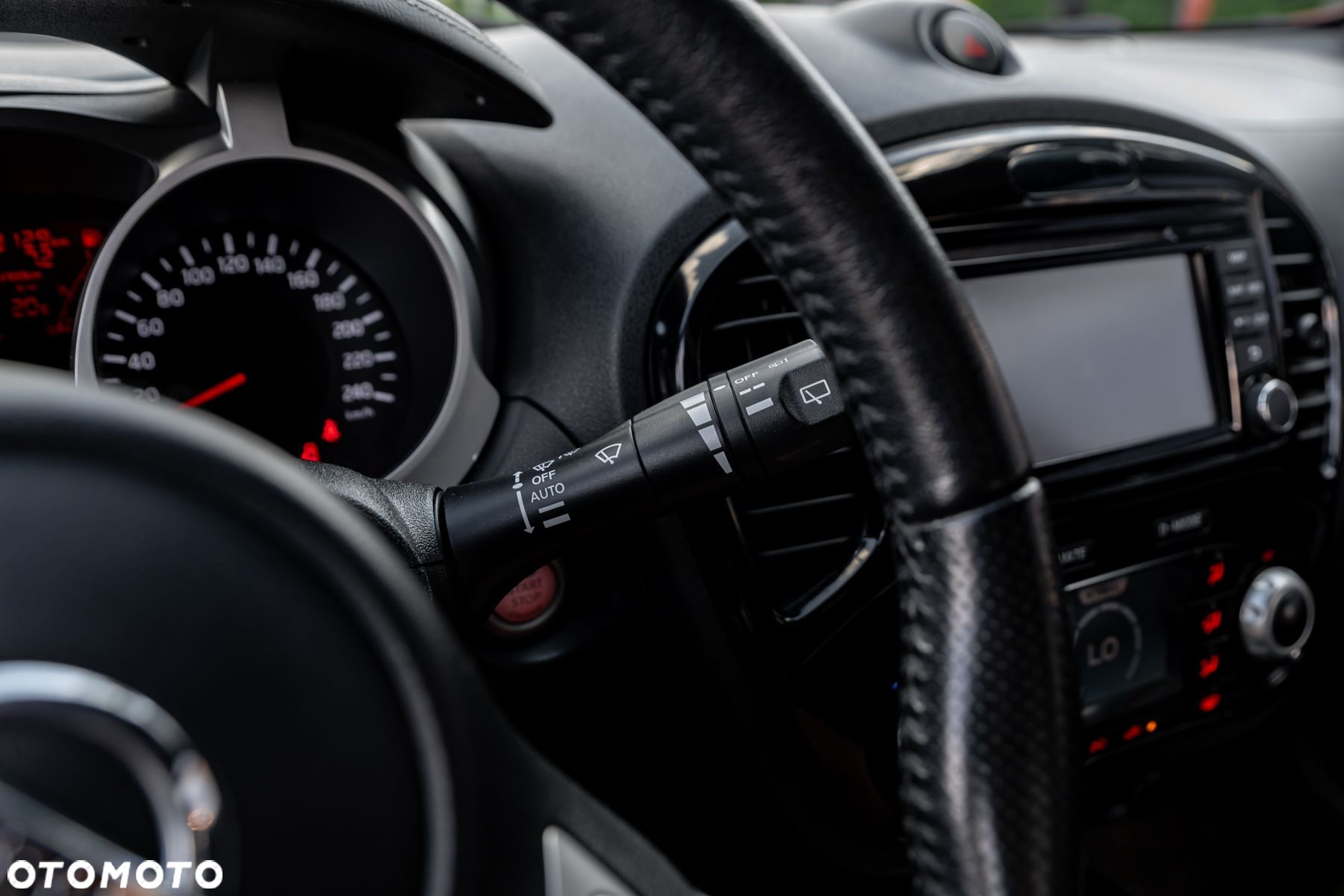 Nissan Juke 1.2 DIG-T N-Connecta - 32